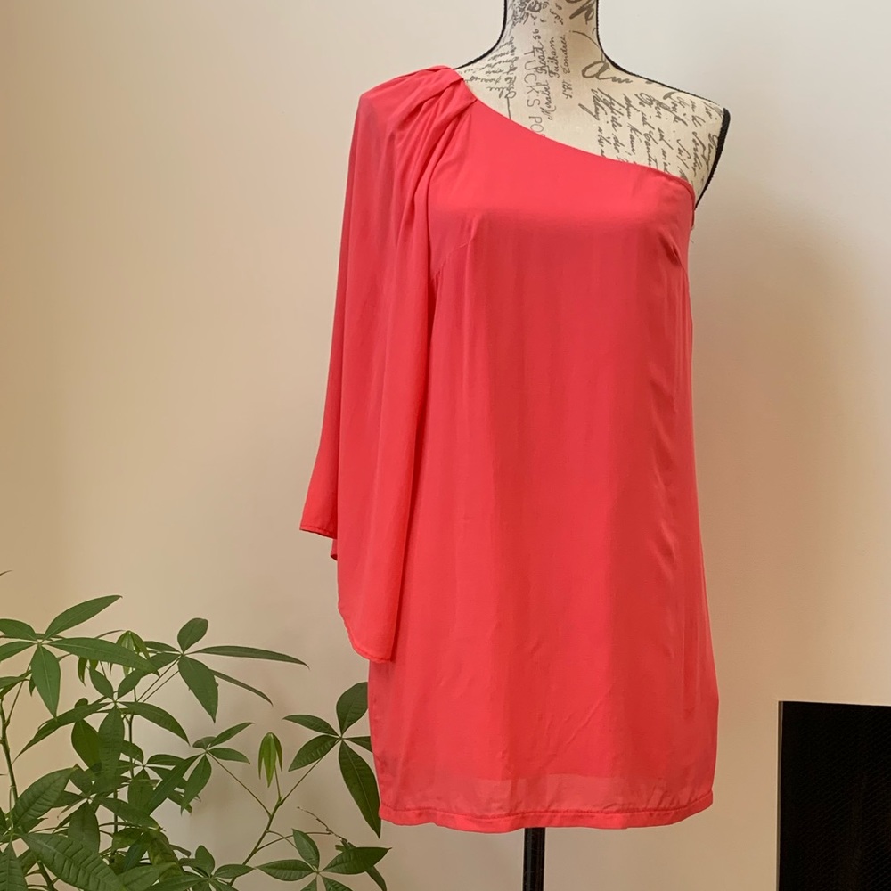 EUC Bare Shoulder Shift